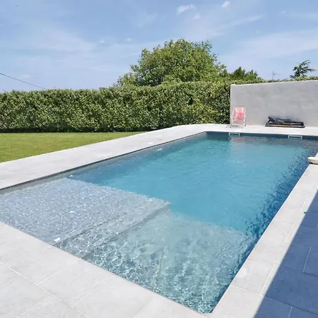 Holiday home Stunning In With Swimming Pool Sernhac