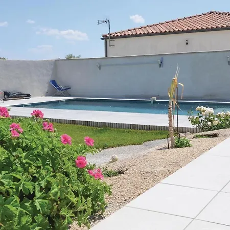 Stunning In With Swimming Pool Holiday home *