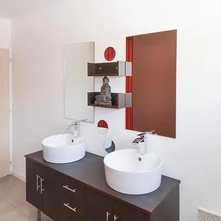 Holiday home Stunning In With Swimming Pool Sernhac